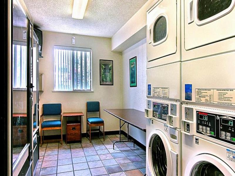 Super 8 By Wyndham Boise Otel Dış mekan fotoğraf