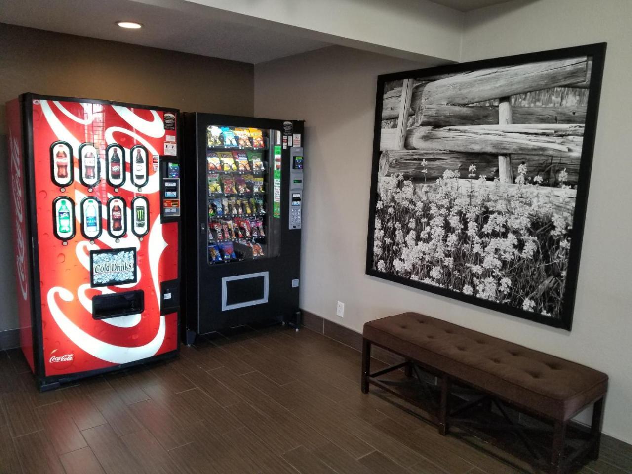 Super 8 By Wyndham Boise Otel Dış mekan fotoğraf