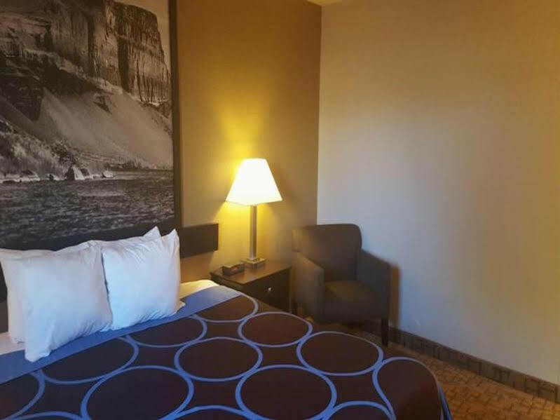 Super 8 By Wyndham Boise Otel Dış mekan fotoğraf